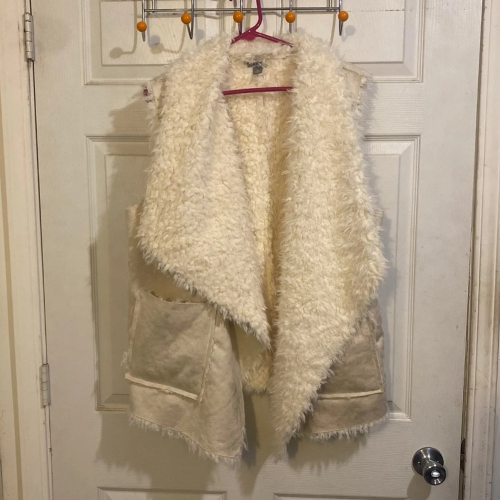 NWT Gorgeous Faux Fur Vest Size 1X